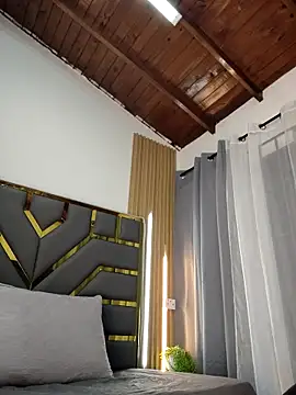 Oliver bigblack cock online show from April 2026 06:01:01 PM