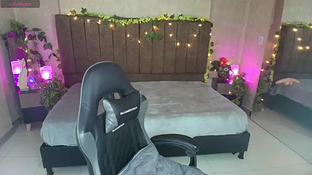 Julieth Caandy online show from April 2026 06:10:01 PM