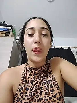 isabellaHill2 online show from May 2026 06:10:01 AM