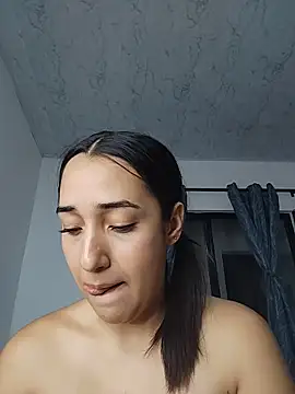 isabellaHill2 online show from May 2026 05:03:02 AM