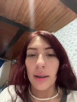 Snapshot of Saraaa_pink_ chatting on March 2026 11:00:02 PM Saraaa pink online show from March 2026 11:00:02 PM