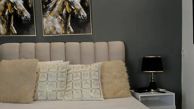 VaniaRouse online show from April 2026 02:26:01 PM