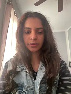 karlatiburcio online show from April 2026 05:30:01 PM