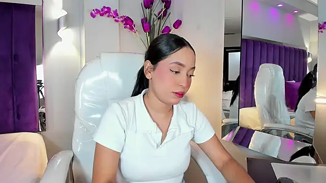 MiaCamille  online show from June 2026 06:12:01 PM