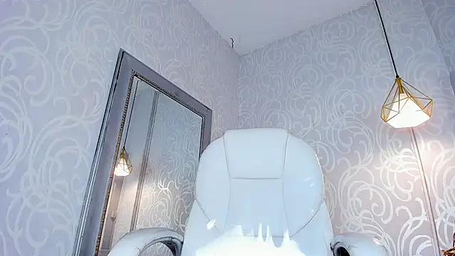 MiaCamille  online show from July 2026 07:39:01 PM