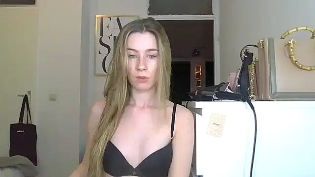 Snapshot of GoldenHoney chatting on March 2026 07:08:02 PM GoldenHoney online show from March 2026 07:08:02 PM