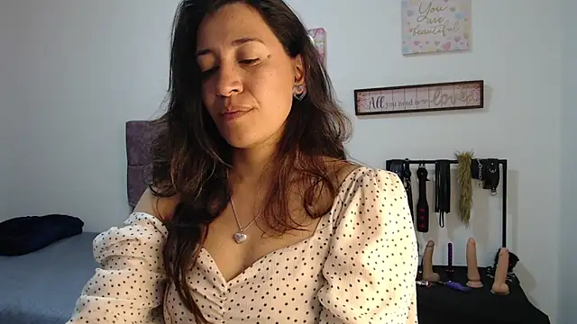 violeta scott online show from June 2026 02:33:01 PM
