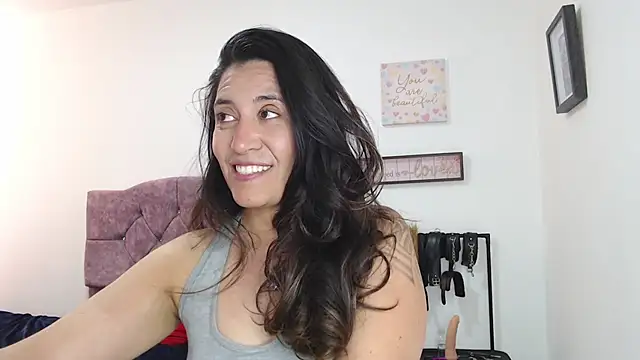 Snapshot of violeta_scott chatting on July 2026 06:20:01 PM violeta scott online show from July 2026 06:20:01 PM
