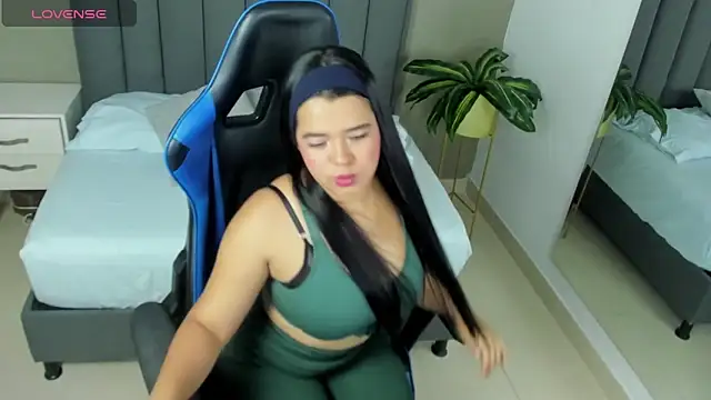 dakota grace online show from March 2026 07:19:01 PM