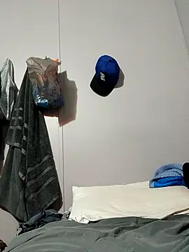 oliver00902 online show from March 2026 12:20:02 PM