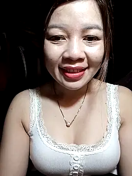 Snapshot of Yiyi102300 chatting on April 2026 01:14:01 AM Yiyi102300 online show from April 2026 01:14:01 AM