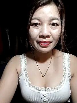 Snapshot of Yiyi102300 chatting on April 2026 02:28:02 PM Yiyi102300 online show from April 2026 02:28:02 PM