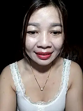 Snapshot of Yiyi102300 chatting on April 2026 01:21:01 PM Yiyi102300 online show from April 2026 01:21:01 PM