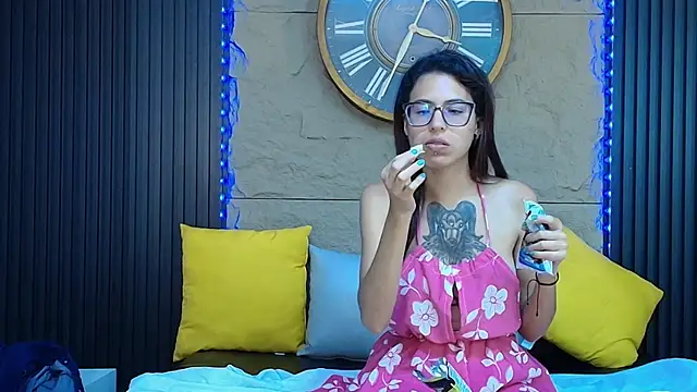 Snapshot of Emily_Lopera chatting on June 2026 12:02:02 AM Emily Lopera online show from June 2026 12:02:02 AM