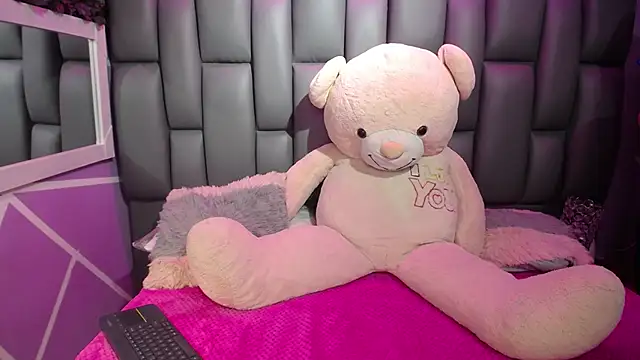 charlotte ny online show from March 2026 01:37:01 PM