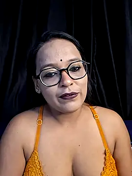 Snapshot of hornyrosy321 chatting on June 2026 06:08:02 PM hornyrosy321 online show from June 2026 06:08:02 PM