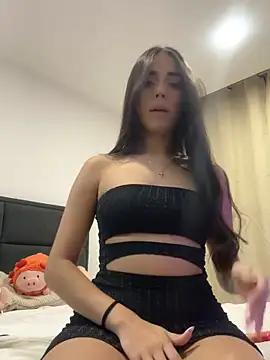 Maia antonelli online show from April 2026 12:24:01 AM