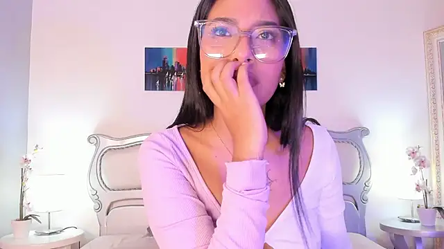 Snapshot of TaraFiore_ chatting on April 2026 07:07:01 PM TaraFiore online show from April 2026 07:07:01 PM