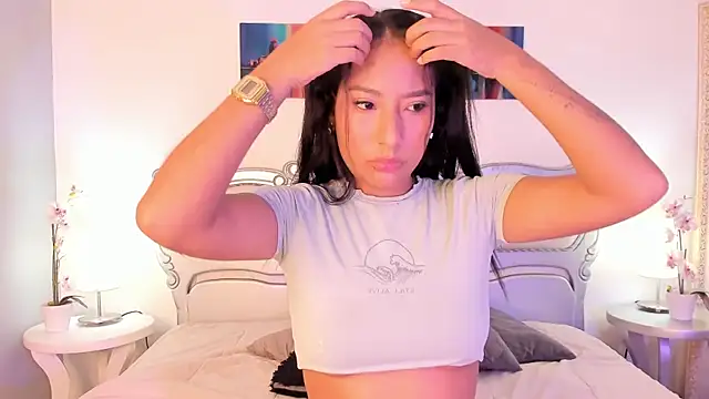 Snapshot of TaraFiore_ chatting on April 2026 07:19:02 PM TaraFiore online show from April 2026 07:19:02 PM