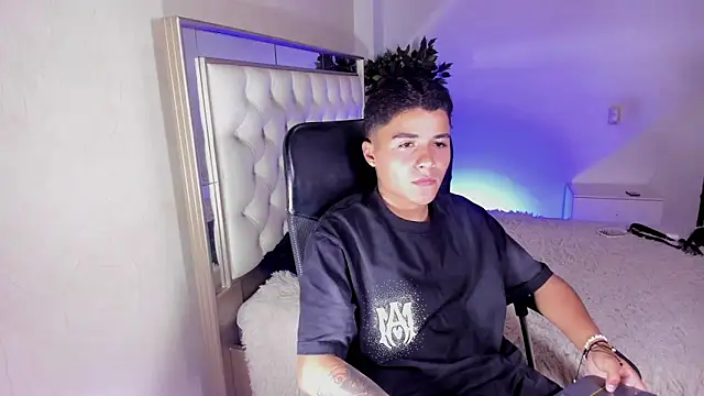 Snapshot of Liam_Dustin chatting on May 2026 08:17:01 PM Liam Dustin online show from May 2026 08:17:01 PM