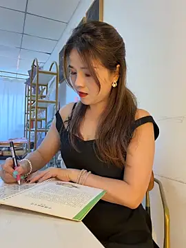 Snapshot of Xiaoxiao-y chatting on May 2026 07:48:01 AM Xiaoxiao-y online show from May 2026 07:48:01 AM