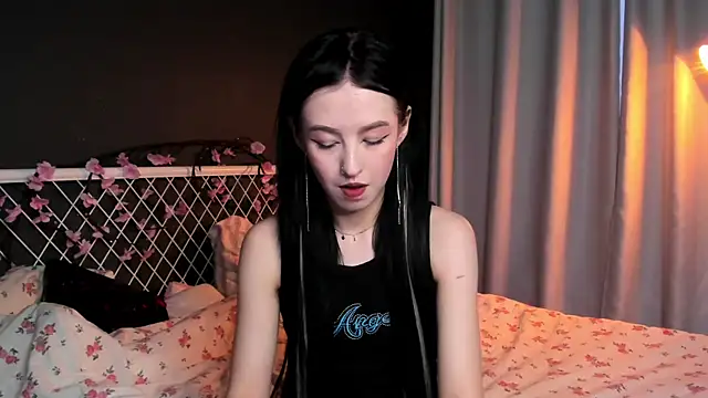 Snapshot of lizaa_breeze chatting on July 2026 05:48:02 PM lizaa breeze online show from July 2026 05:48:02 PM
