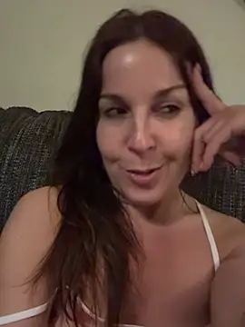 Snapshot of petitehotwife4u chatting on April 2026 08:33:01 PM petitehotwife4u online show from April 2026 08:33:01 PM