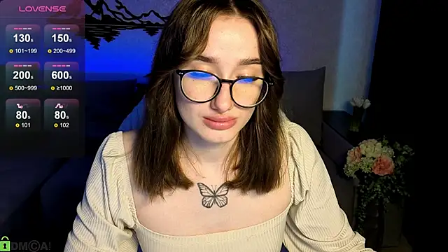 Snapshot of Lady_Sunrise12 chatting on May 2026 01:11:01 AM Lady Sunrise12 online show from May 2026 01:11:01 AM