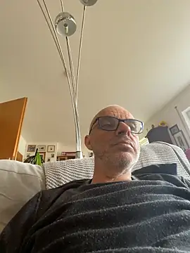 Snapshot of Thomate24 chatting on June 2026 05:07:01 AM Thomate24 online show from June 2026 05:07:01 AM