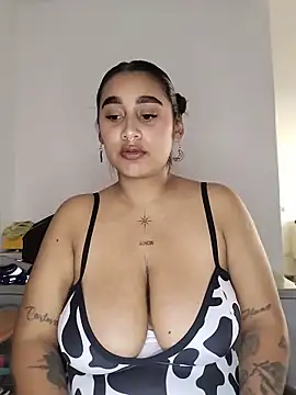 Snapshot of Mia_skyy18 chatting on May 2026 11:40:02 AM Mia skyy18 online show from May 2026 11:40:02 AM