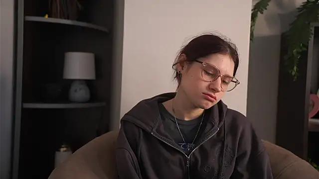 Snapshot of KaryLias chatting on March 2026 05:13:02 AM KaryLias online show from March 2026 05:13:02 AM