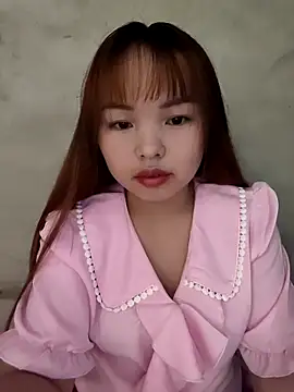 Snapshot of Mina_xYx chatting on May 2026 06:19:02 AM Mina xYx online show from May 2026 06:19:02 AM