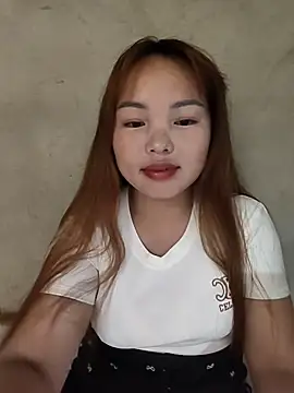 Snapshot of Mina_xYx chatting on May 2026 04:37:01 PM Mina xYx online show from May 2026 04:37:01 PM