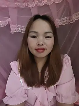 Snapshot of Mina_xYx chatting on June 2026 04:40:01 PM Mina xYx online show from June 2026 04:40:01 PM