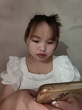 Snapshot of Mina_xYx chatting on July 2026 04:24:01 PM Mina xYx online show from July 2026 04:24:01 PM