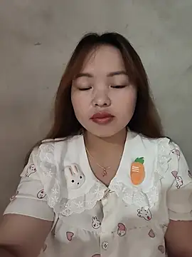 Snapshot of Mina_xYx chatting on July 2026 03:13:01 AM Mina xYx online show from July 2026 03:13:01 AM
