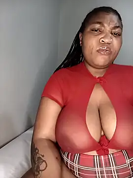 BeverlyQueen15 online show from April 2026 09:39:01 PM