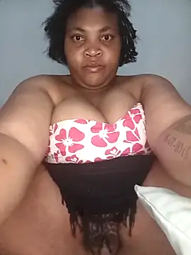 BeverlyQueen15 online show from April 2026 10:41:01 PM