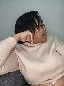 Snapshot of BeverlyQueen15 chatting on May 2026 09:34:02 PM BeverlyQueen15 online show from May 2026 09:34:02 PM