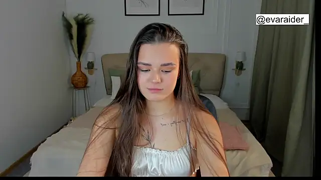 EvaRaider online show from April 2026 01:23:01 PM