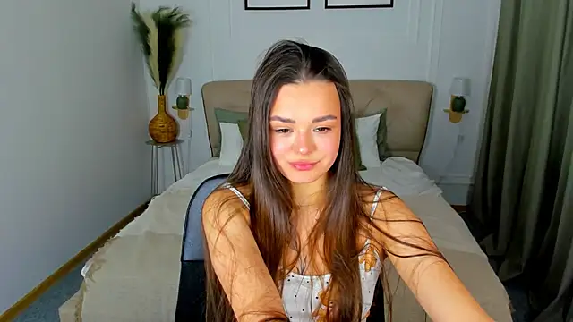 EvaRaider online show from April 2026 01:43:02 PM