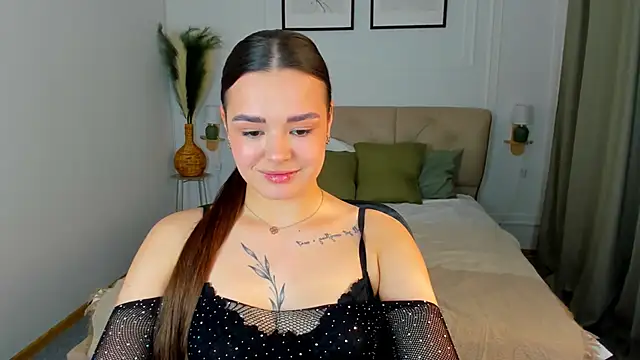 EvaRaider online show from April 2026 01:03:01 PM