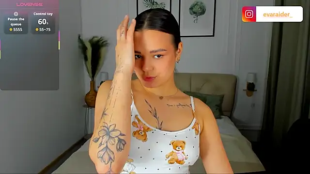 EvaRaider online show from April 2026 01:56:02 PM