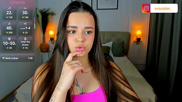 EvaRaider online show from April 2026 01:41:02 PM