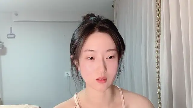 Snapshot of 1X-yiyi chatting on June 2026 02:50:01 PM 1X-yiyi online show from June 2026 02:50:01 PM