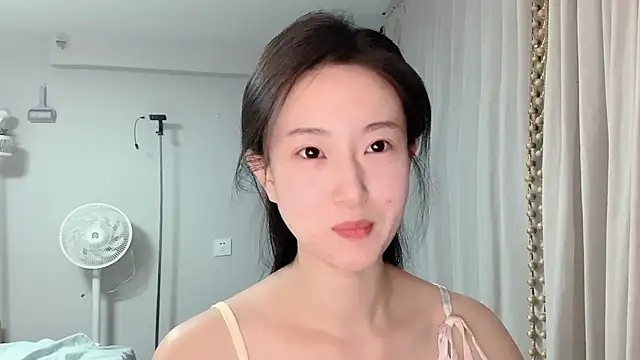 Snapshot of 1X-yiyi chatting on June 2026 02:14:01 PM 1X-yiyi online show from June 2026 02:14:01 PM