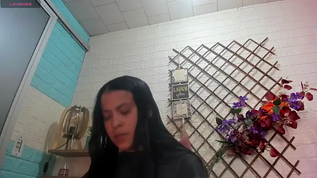 LITTLE-NESSA online show from April 2026 09:13:01 PM