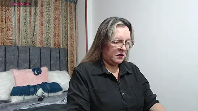 Malu 617 online show from May 2026 01:46:01 AM