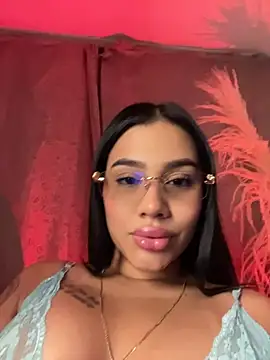 Snapshot of AlisonBeltran1 chatting on August 2026 04:01:02 AM AlisonBeltran1 online show from August 2026 04:01:02 AM