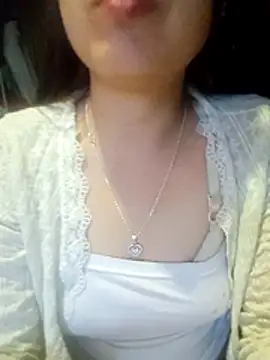 Snapshot of Abi-ni chatting on May 2026 10:20:01 AM Abi-ni online show from May 2026 10:20:01 AM